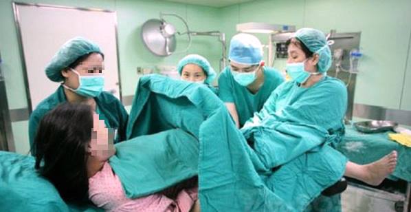 Thót tim cấp cứu sản phụ "suýt" để rơi tại TTYT Đoan Hùng